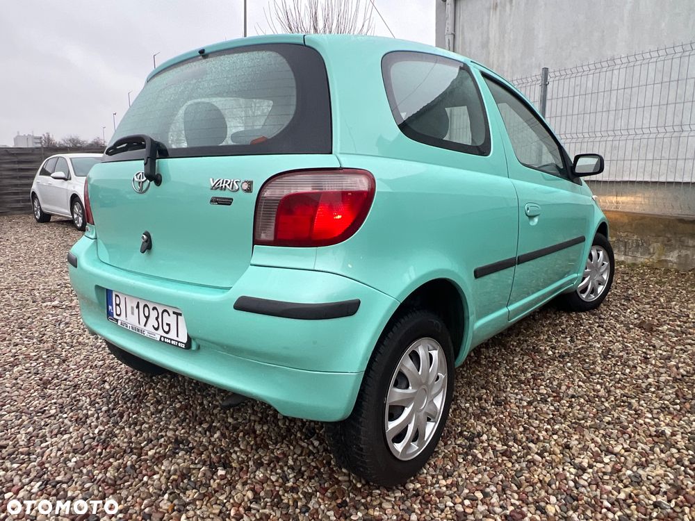 Toyota Yaris - 10