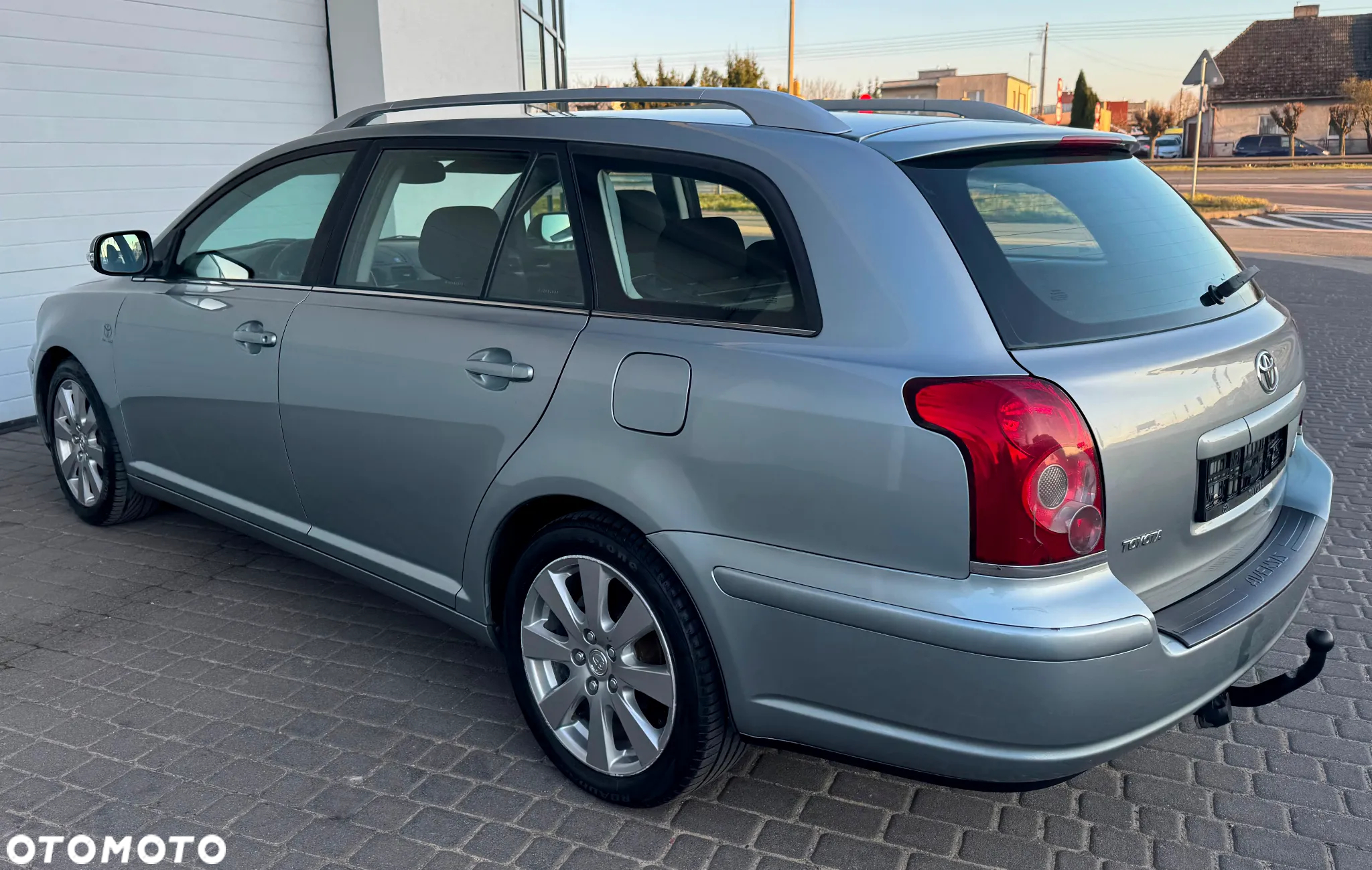 Toyota Avensis 2.2 D-4D Combi Executive - 37