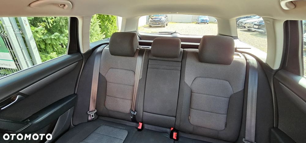 Volkswagen Passat 1.4 TSI DSG BlueMotion Technology Trendline - 17