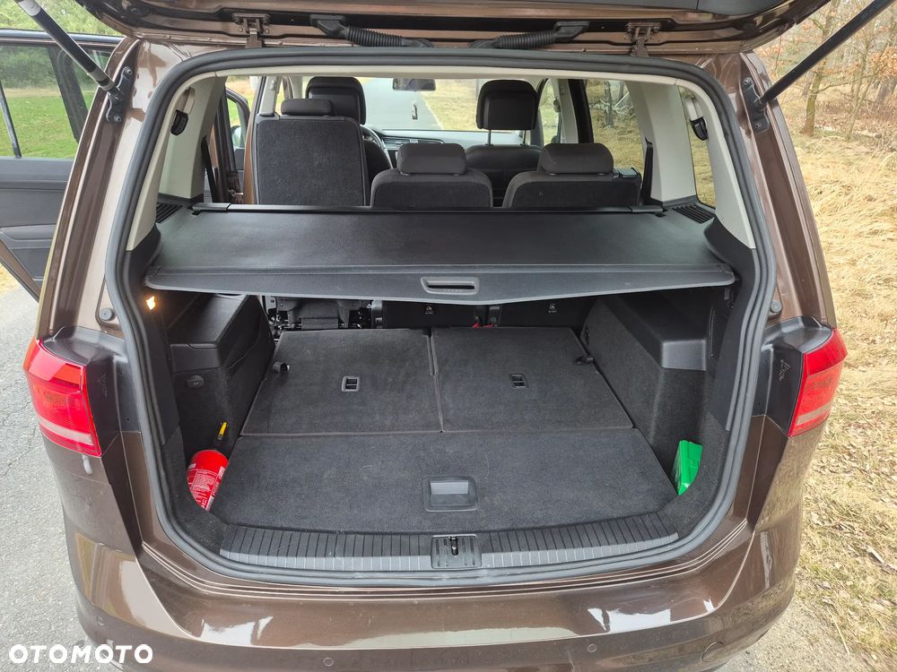 Volkswagen Touran - 18