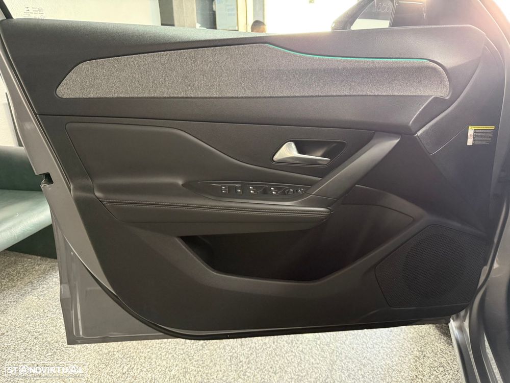 Peugeot 308 1.2 PureTech Allure - 27