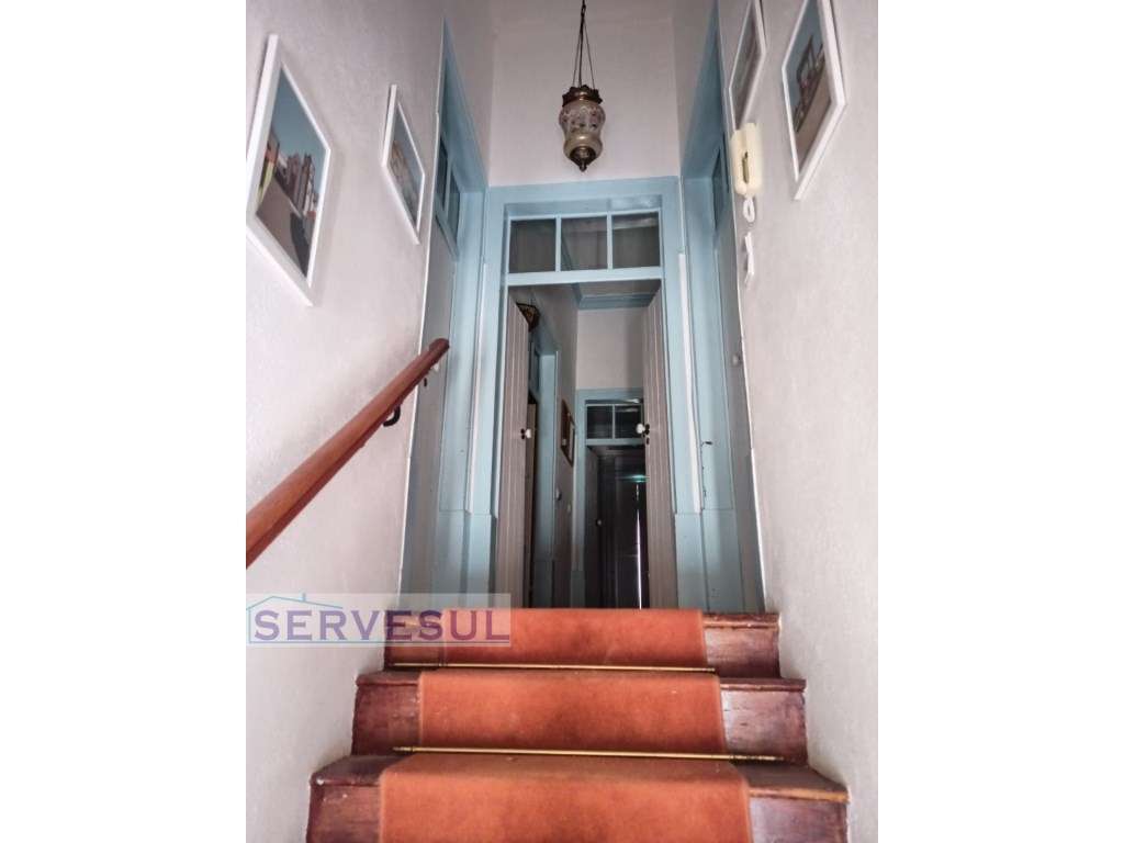 Casa histórica de 2 pisos, composta por 6 quartos, com vistas deslu... - Grande imagem: 4/16