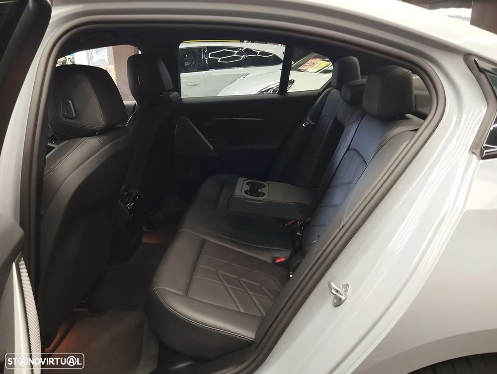 BMW 520 d Pack Desportivo M - 13