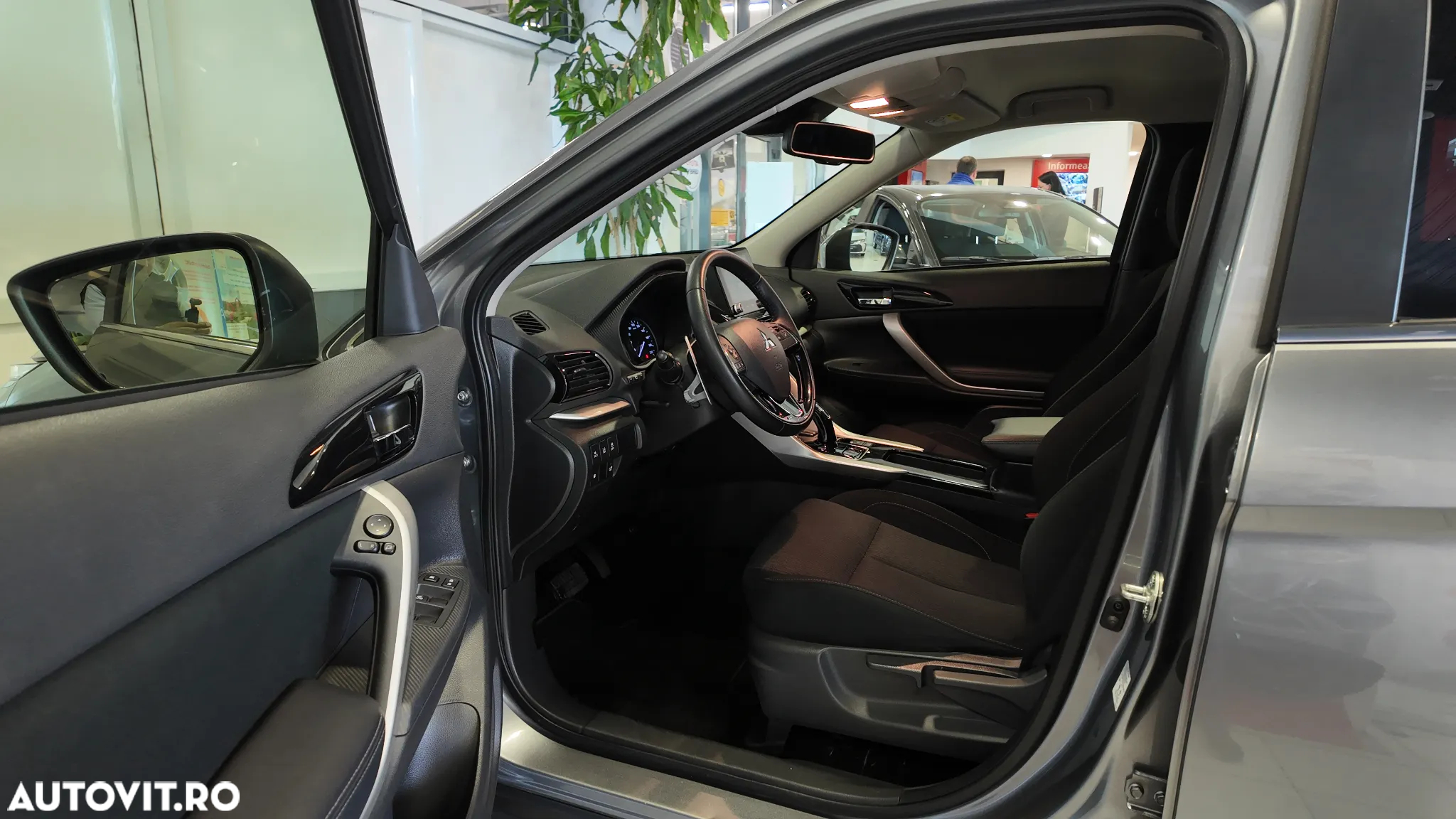 Mitsubishi Eclipse-Cross Plug-In Hybrid 4WD Intro Edition - 12