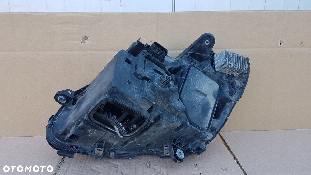 LAMPA PRZÓD PRAWA MERCEDES W205 FULL LED HIGH PERFORMANCE - 12