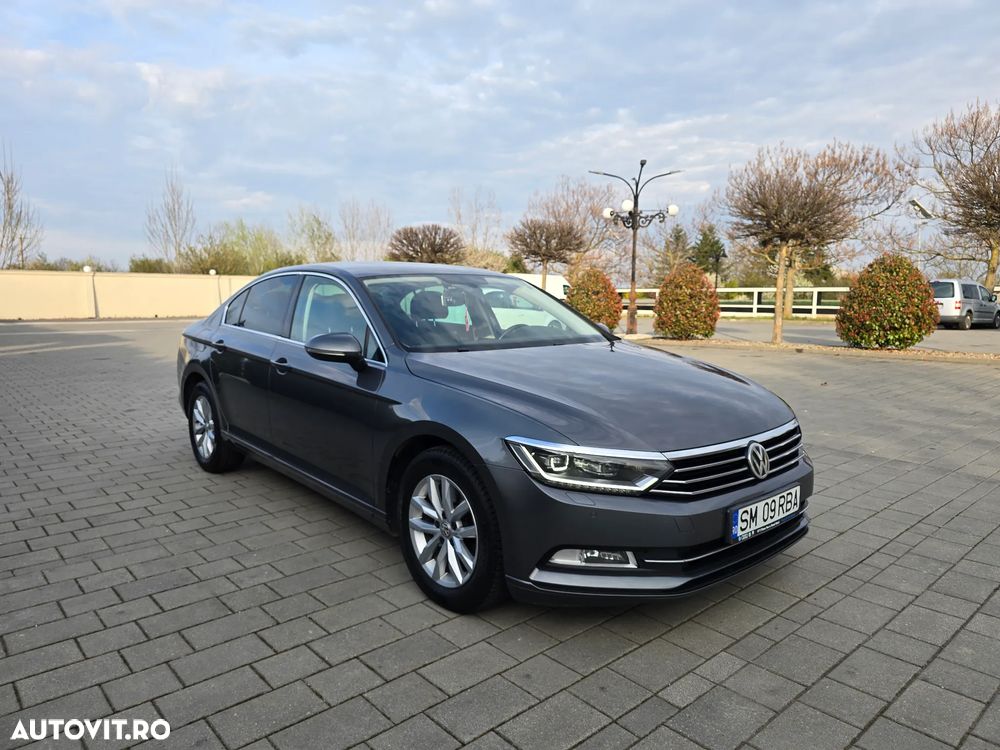 Volkswagen Passat 2.0 TDI DSG Comfortline - 27