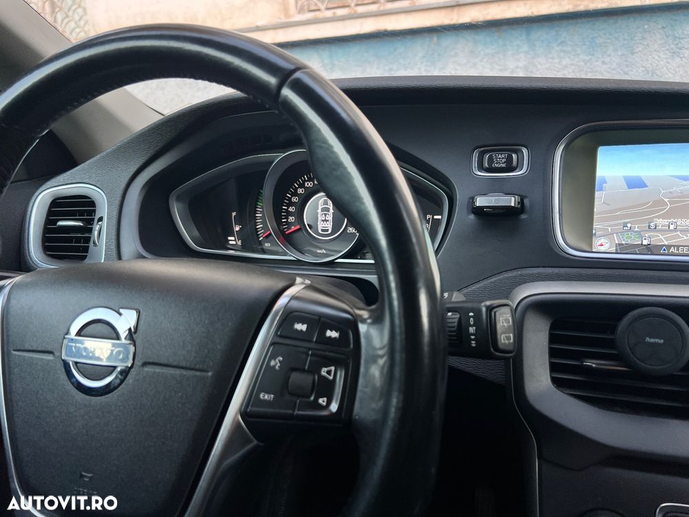 Volvo V40 D2 ECO Aut. R-Design - 20