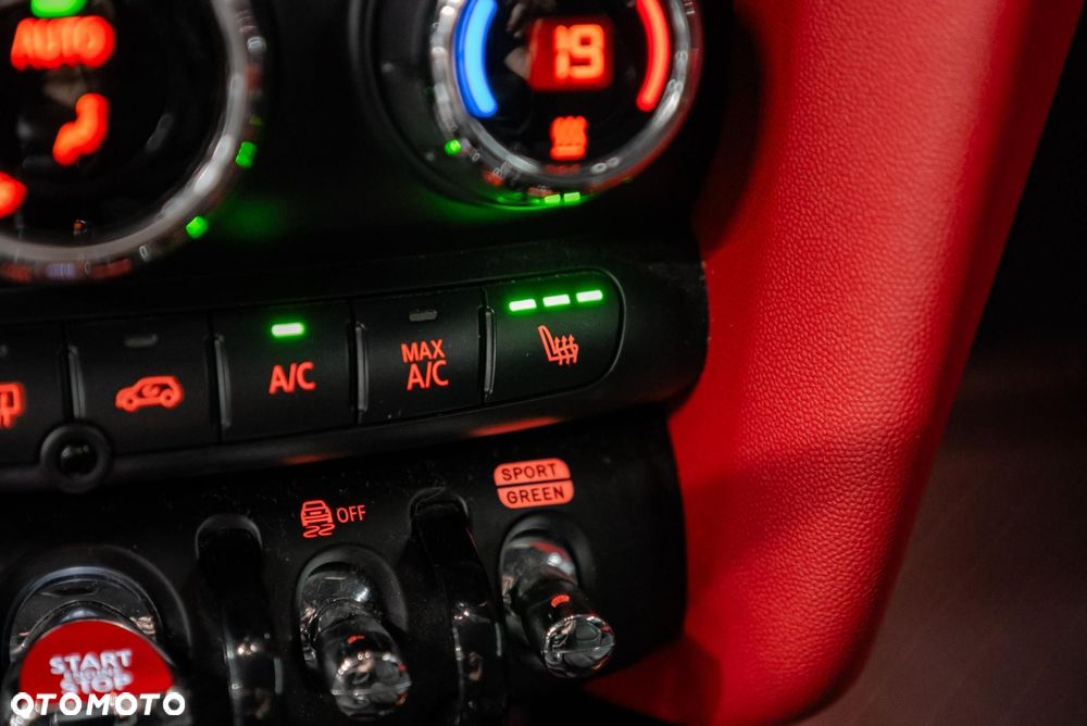 MINI John Cooper Works - 24