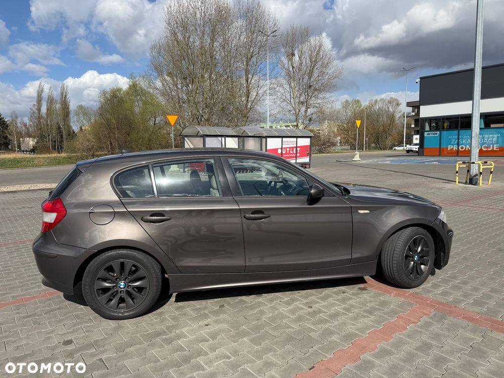 BMW Seria 1 120i - 4