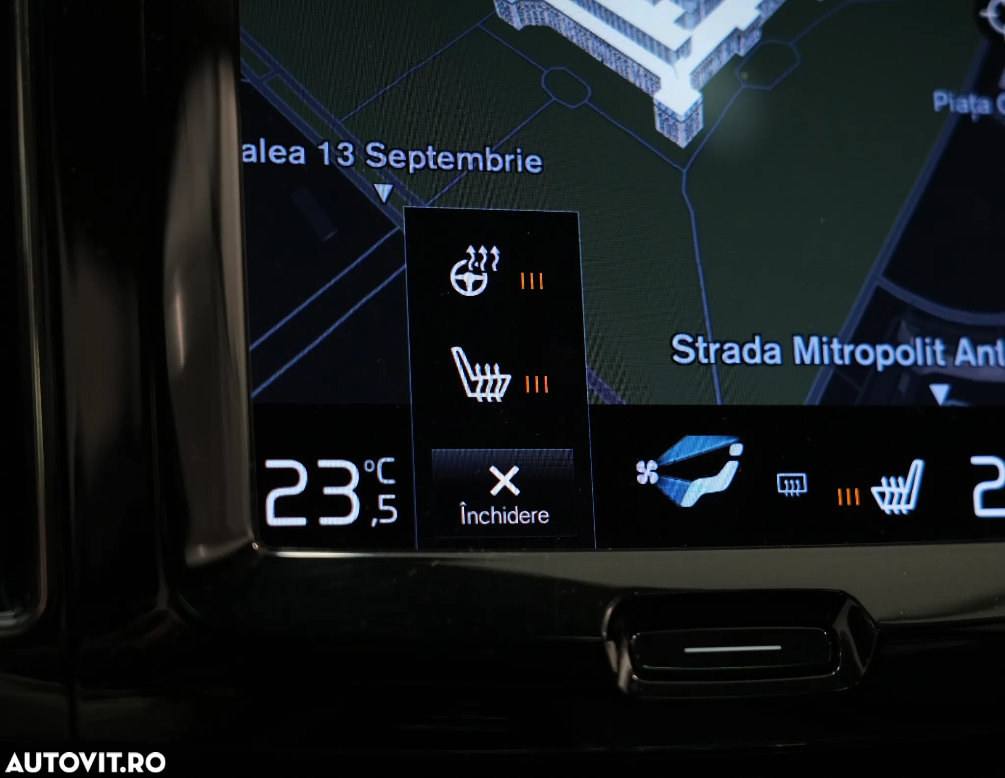 Volvo XC 60 B4 D AWD Geartronic Momentum Pro - 32