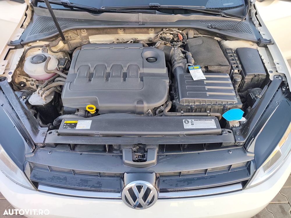 Volkswagen Golf - 8