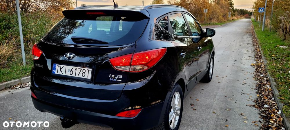 Hyundai ix35 1.7 CRDi 2WD blue Finale Gold - 28