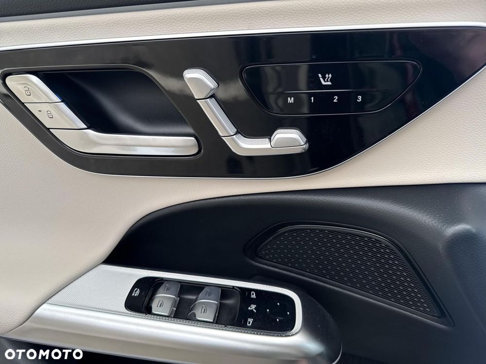 Mercedes-Benz Klasa E - 19