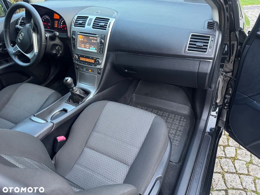Toyota Avensis 1.8 Executive - 18