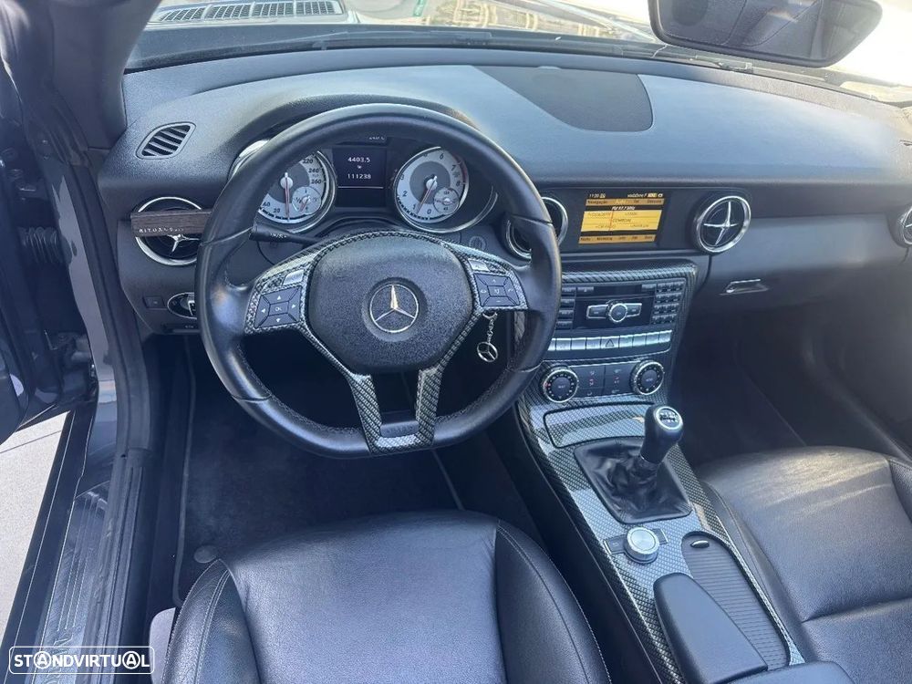 Mercedes-Benz SLK 200 (BlueEFFICIENCY) - 11
