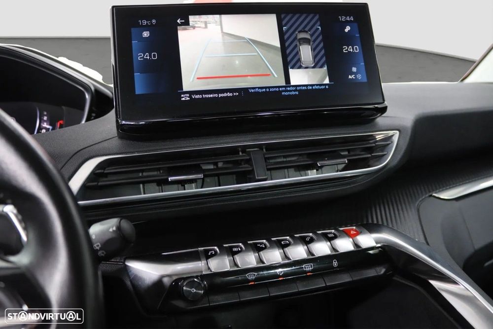 Peugeot 3008 PureTech 130 Stop & Start GPF EAT8 Active Pack — fotografia 11