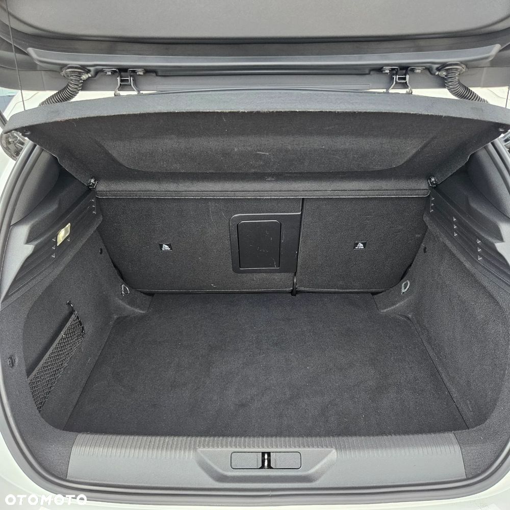 Peugeot 308 1.2 PureTech Allure S&S EAT8 - 21