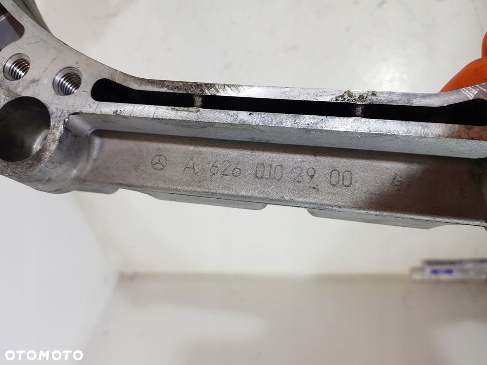 obudowa dystans silnika a6260102900 mercedes w205 1.6 dci 626951 - 4