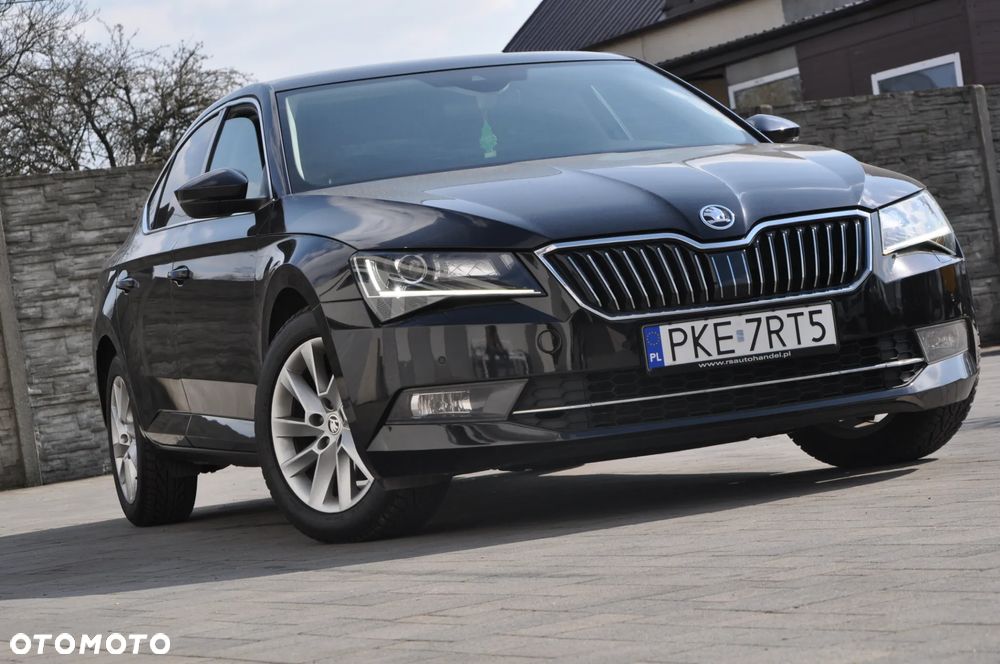 Skoda Superb 2.0 TDI DSG Premium Edition - 5