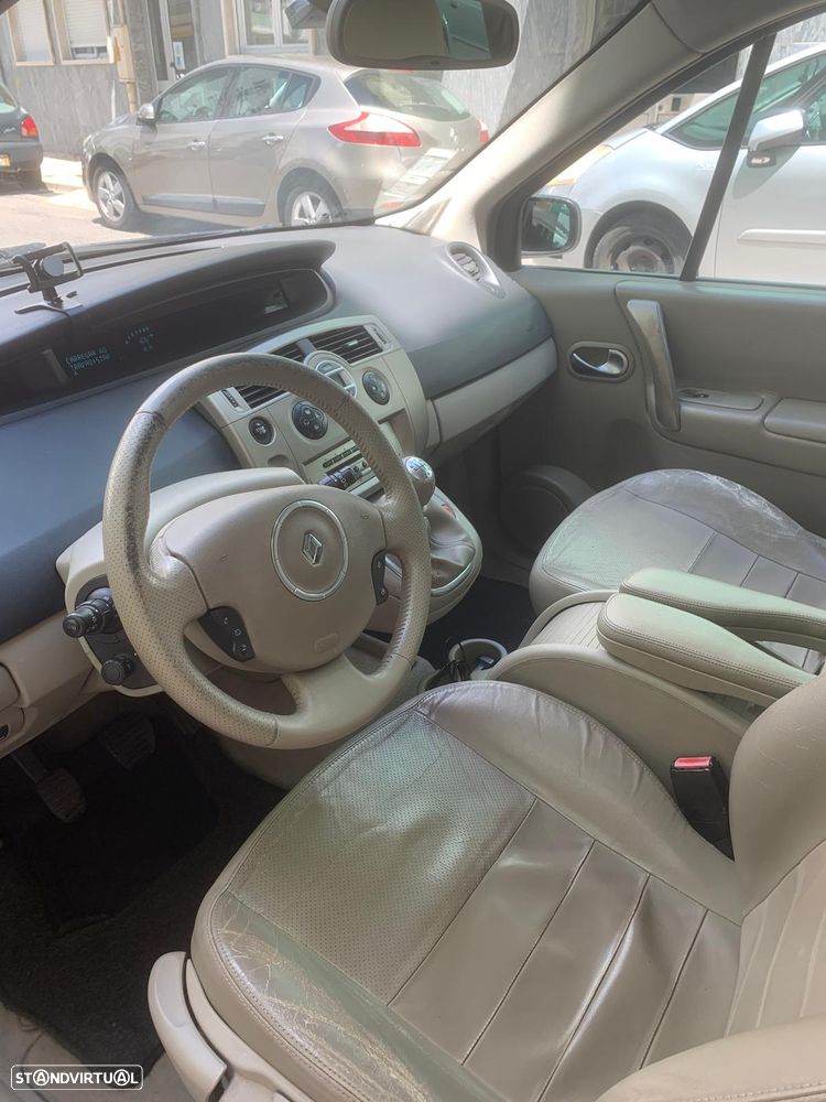 Renault Grand Scénic 1.5 dCi Confort - 6