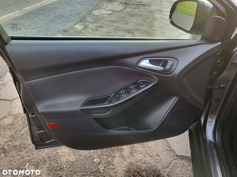 Ford Focus 1.0 EcoBoost STart-Stopp-System TITANIUM - 13