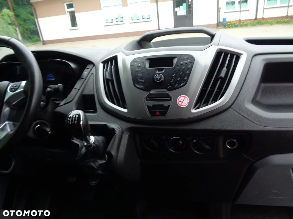 Ford Transit - 12