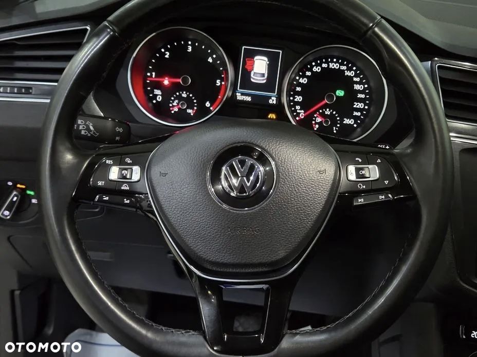 Volkswagen Tiguan - 9