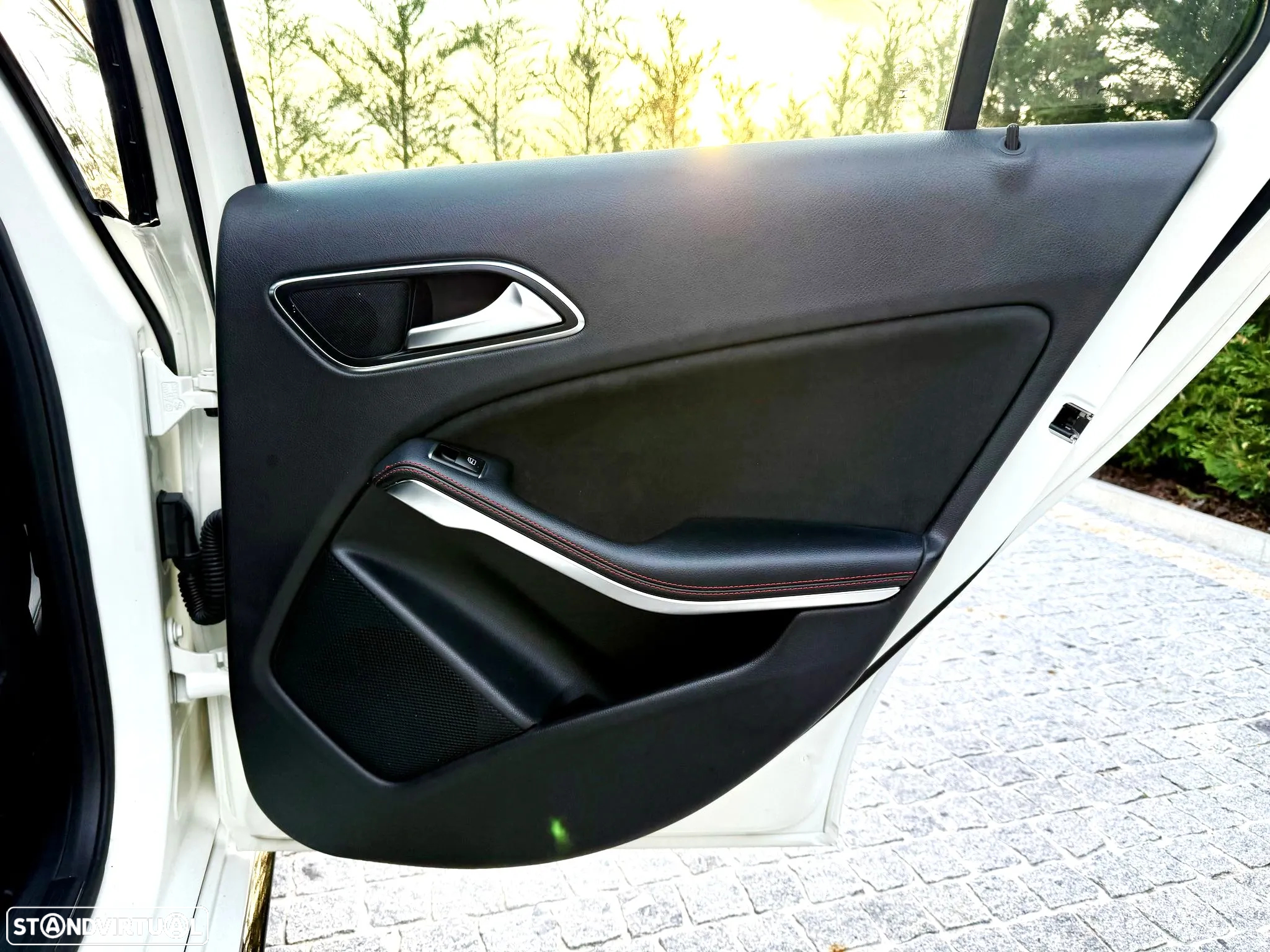 Mercedes-Benz A 180 d 7G-DCT AMG Line - 25