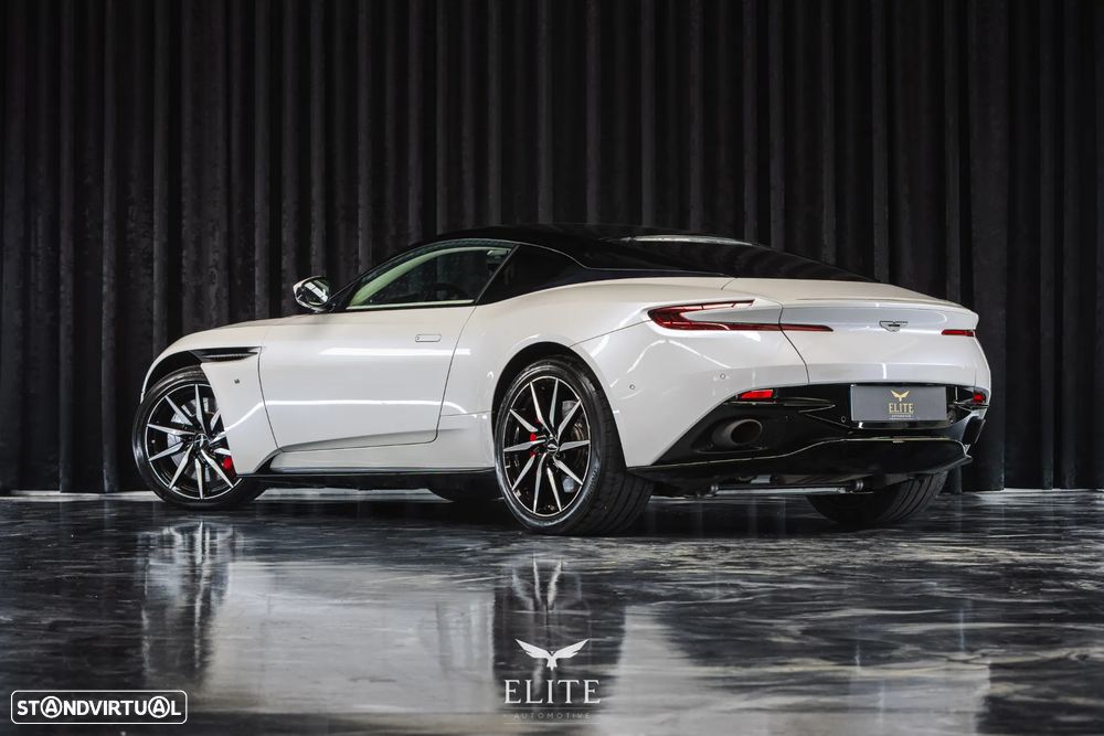 Aston Martin DB11 Coupé V12 Launch Edition - 7