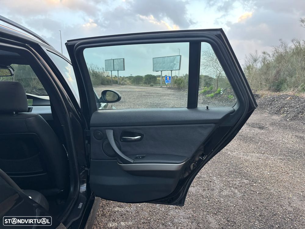 BMW 320 d Exclusive - 28