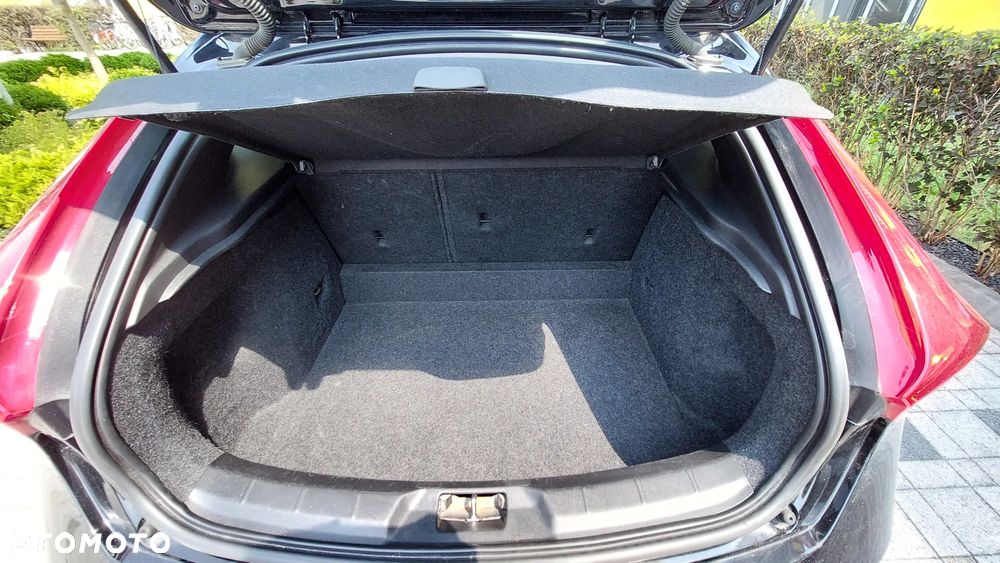 Volvo V40 D2 Drive-E Momentum - 16