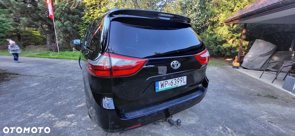 Toyota Sienna 3.5 V6 - 6