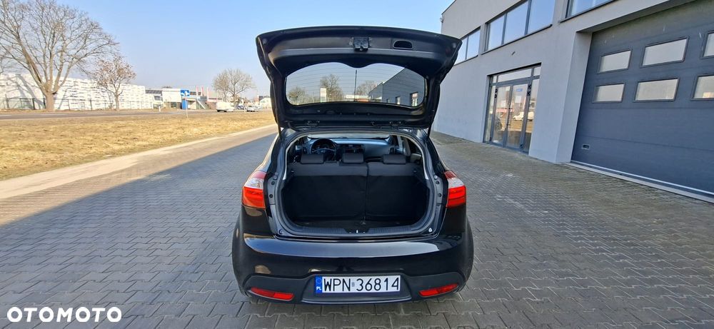 Kia Rio 1.2 Attract - 29