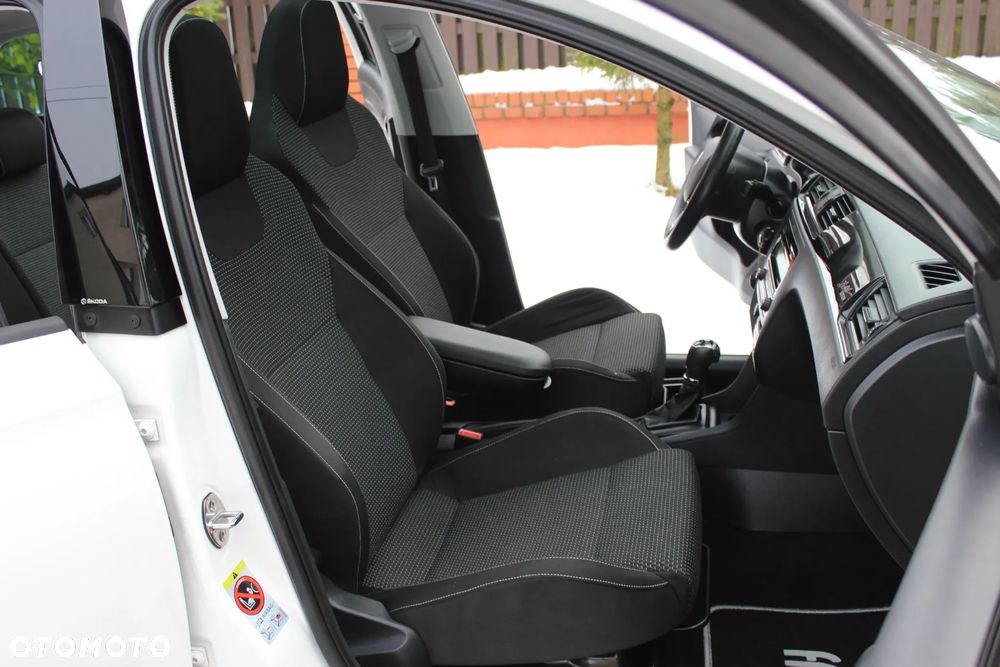 Skoda RAPID 1.4 TSI DSG Monte Carlo Green tec - 26