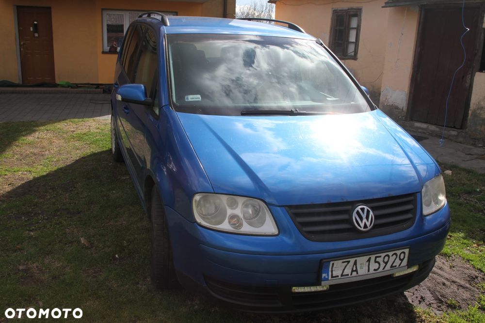 Volkswagen Touran - 1