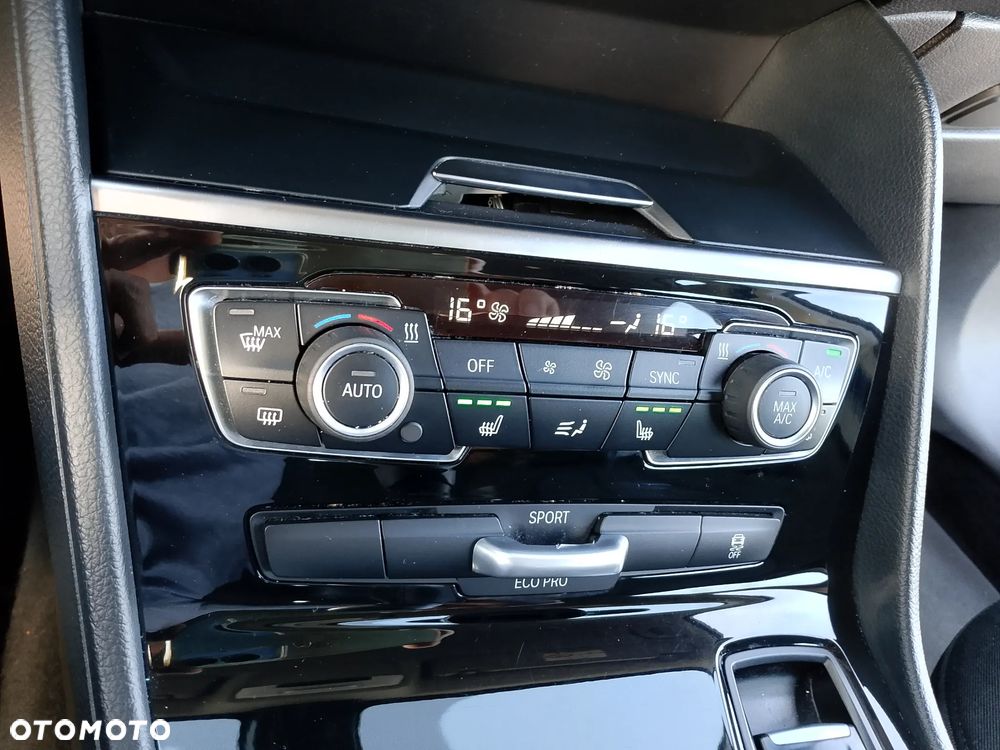 BMW Seria 2 218d Sport Line - 30