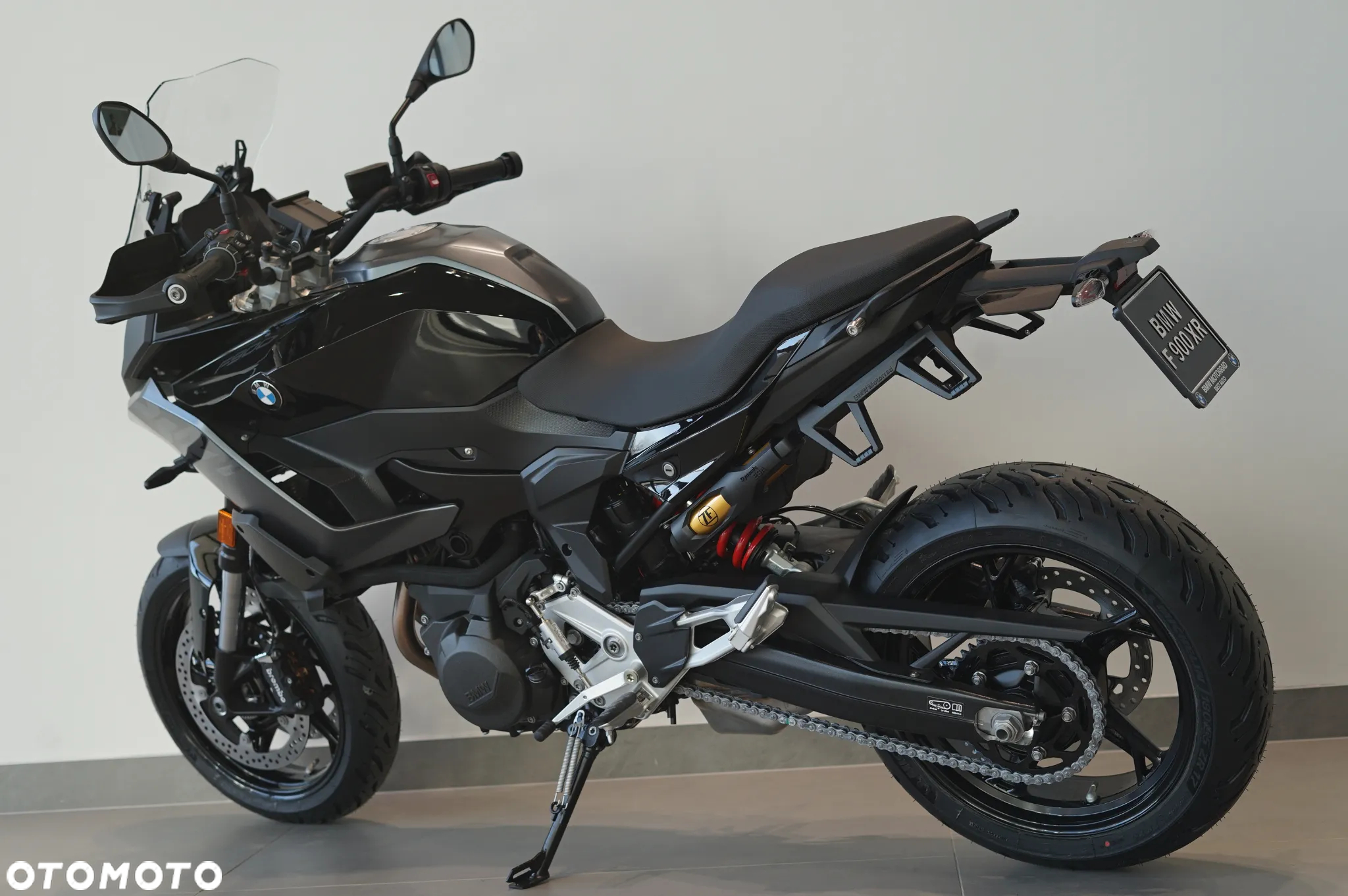 BMW F - 5
