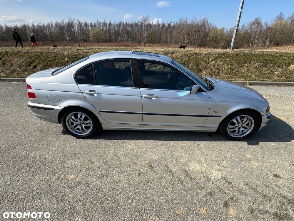 BMW Seria 3 323i - 8