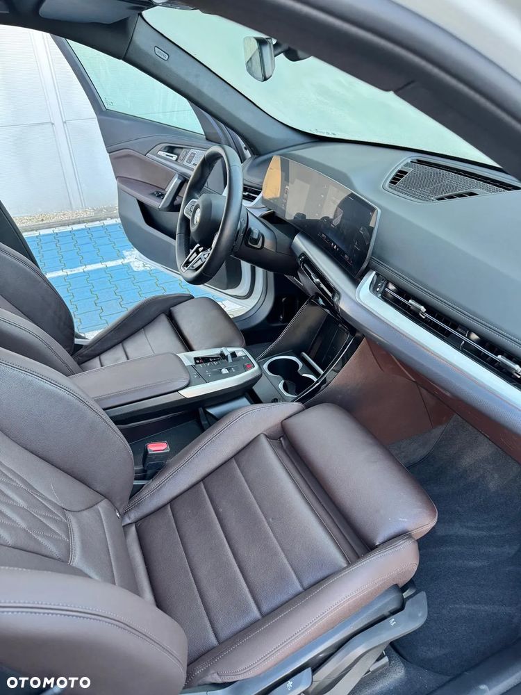 BMW X1 xDrive23i mHEV - 2