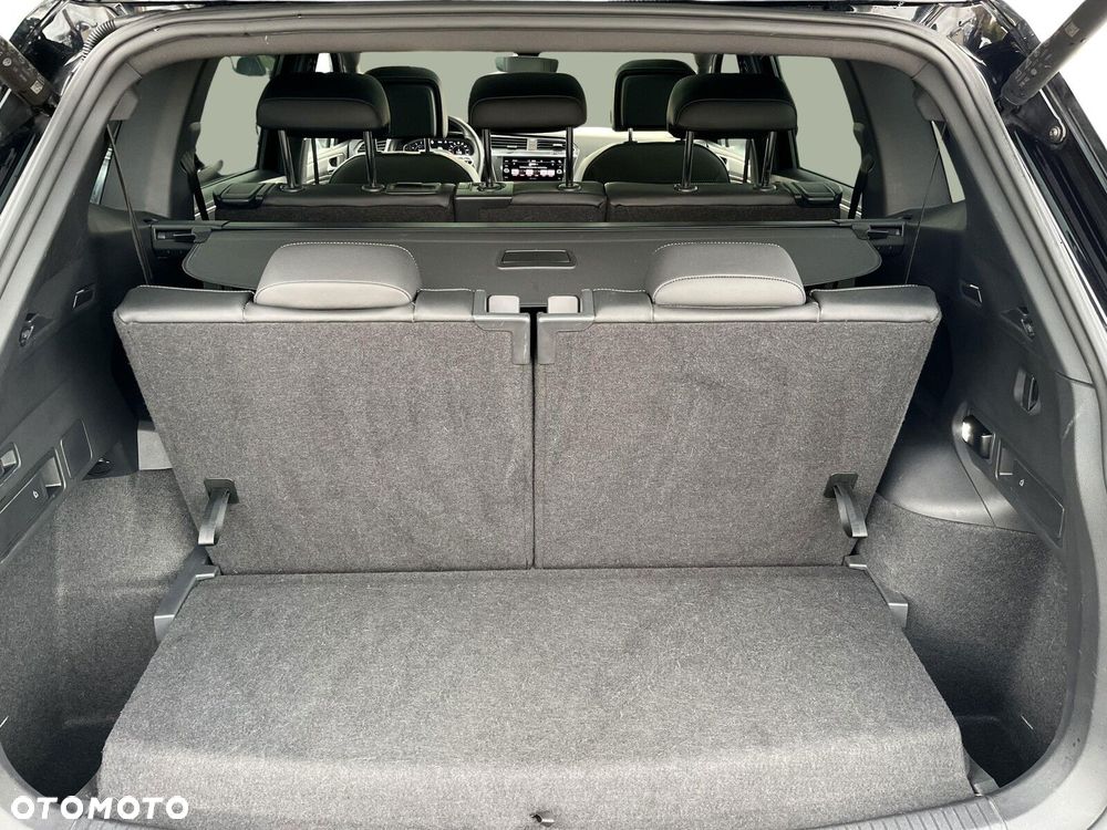 Volkswagen Tiguan Allspace - 17
