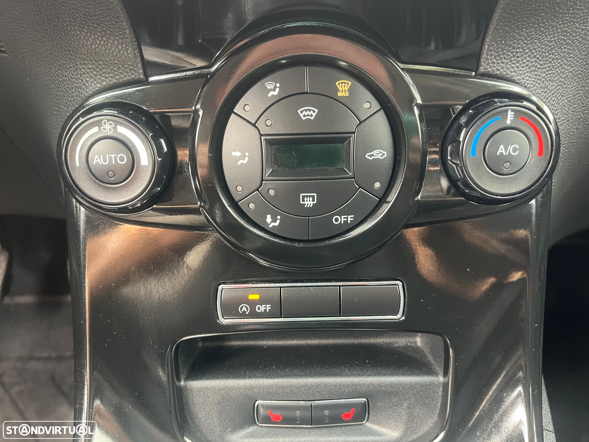 Ford Fiesta 1.0 EcoBoost S&S TITANIUM - 9