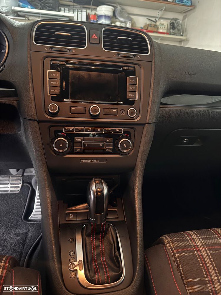 VW Golf 2.0 GTI DSG - 16