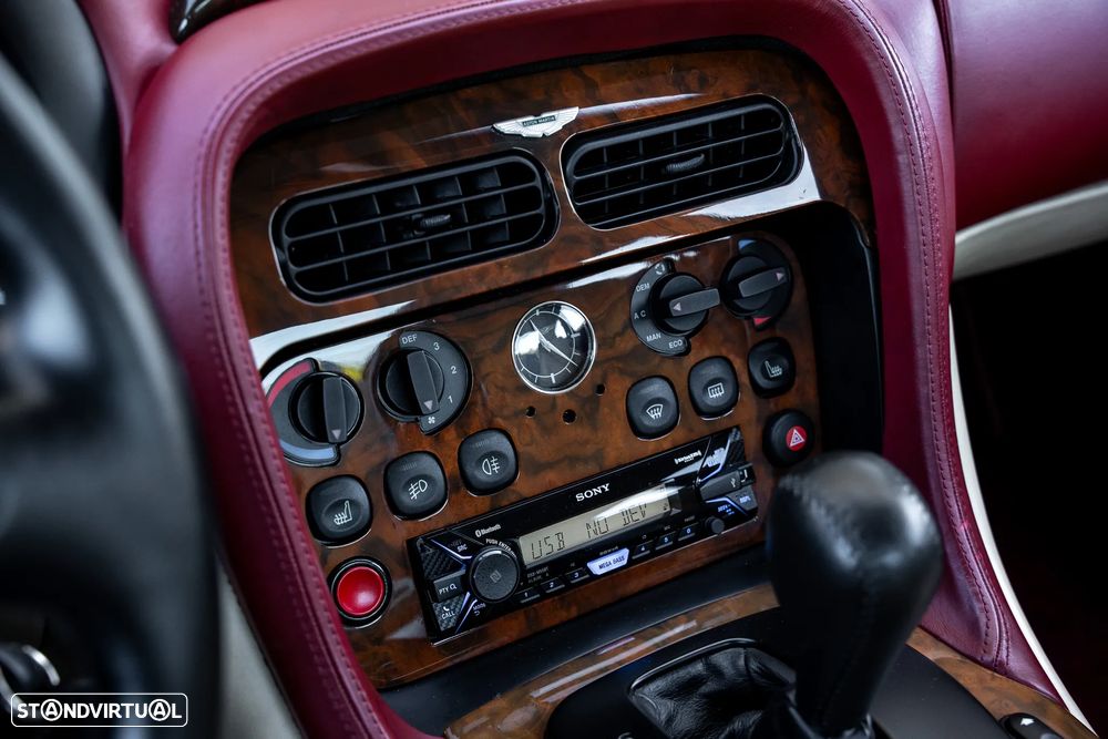Aston Martin DB7 Vantage Coupé - 15