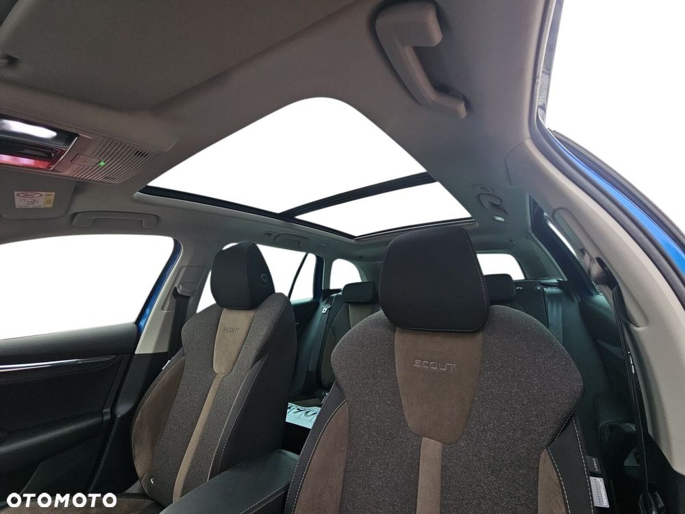 Skoda Octavia 2.0 TDI 4x4 Scout DSG - 36