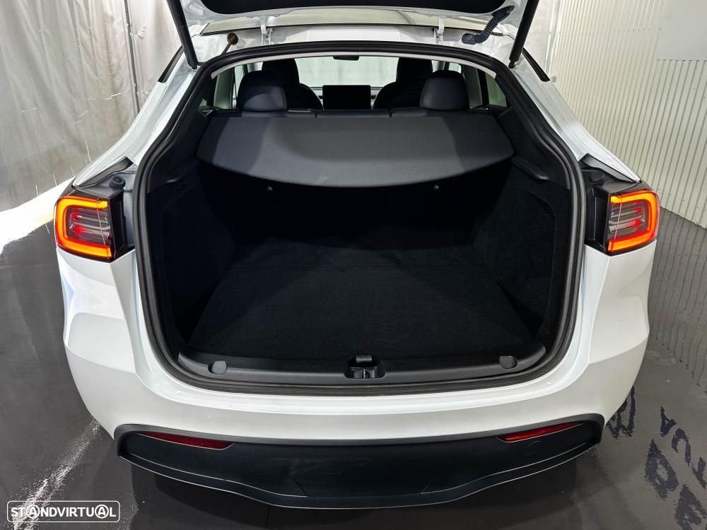 Tesla Model Y Long Range Dual Motor AWD - 52