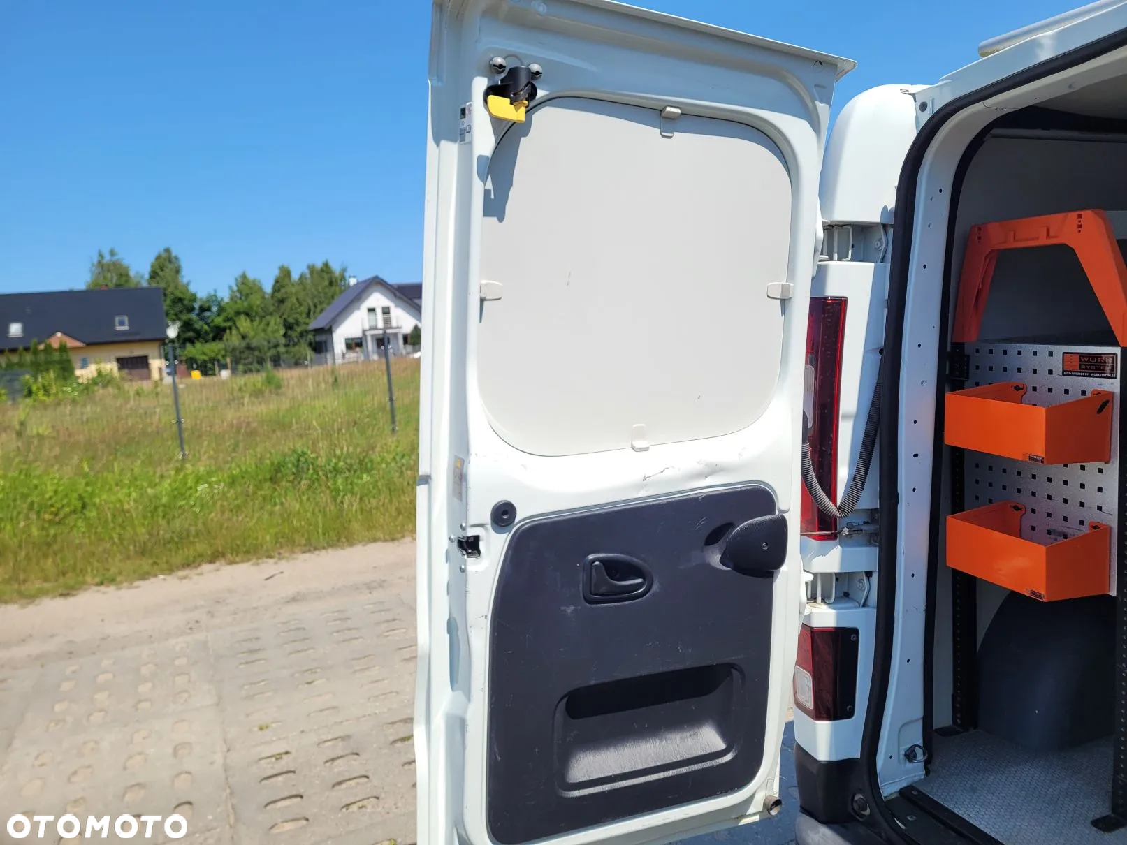 Renault Trafic Long 6-osób Auto-Warsztat - 24