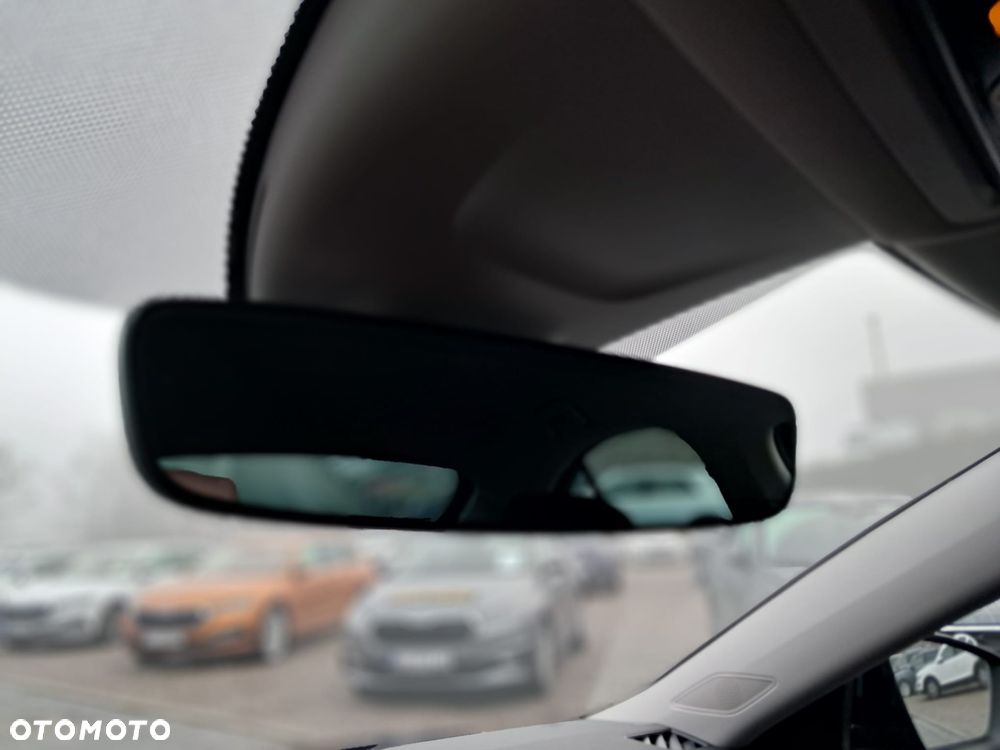 Skoda Octavia 2.0 TDI Ambition DSG - 30