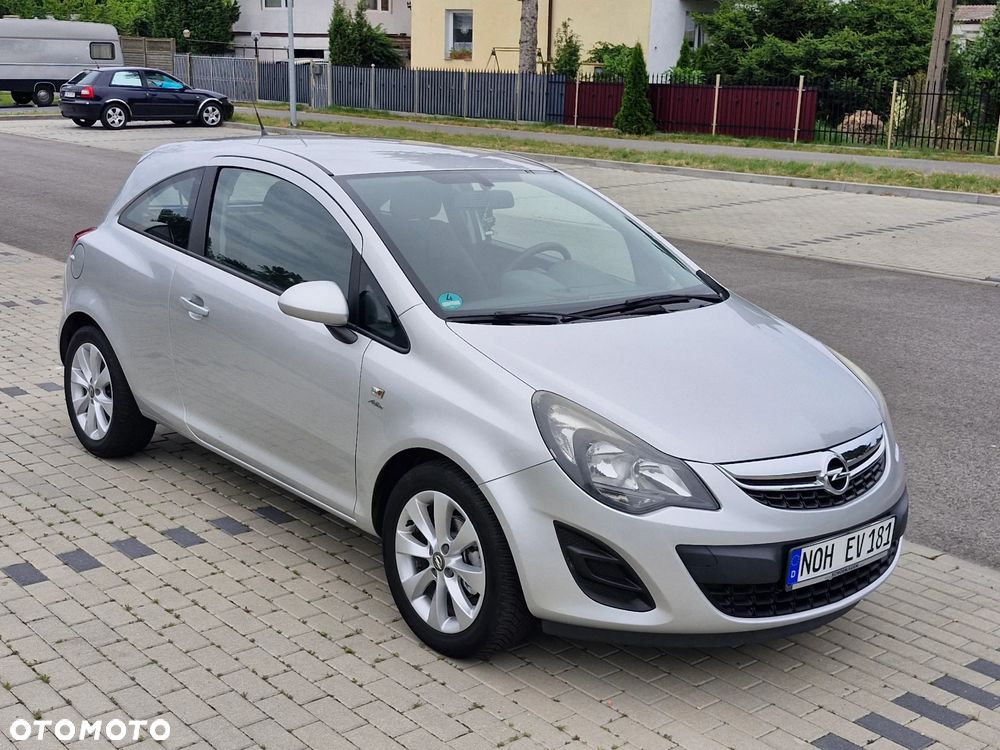 Opel Corsa 1.4 16V Innovation - 9