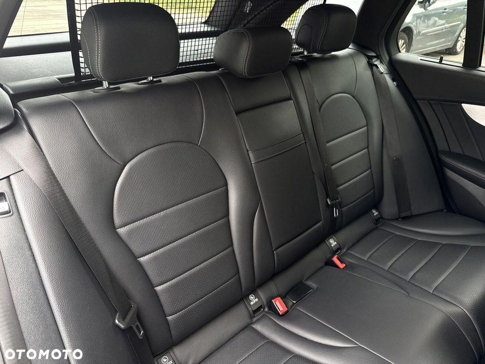 Mercedes-Benz Klasa C 200 7G-TRONIC - 36