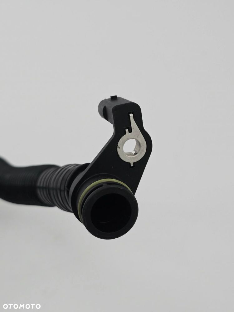NOWY ORYGINALNY WĄŻ PRZEWÓD WLEWU OLEJU MERCEDES M260 2.0T A2600104900 - 2